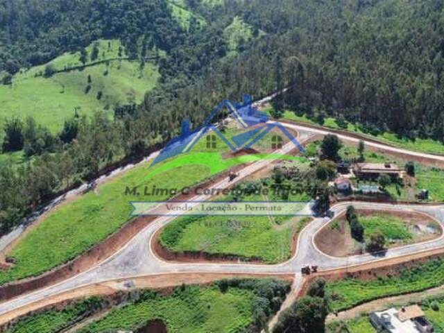 Terreno para Venda em Vargem - 4