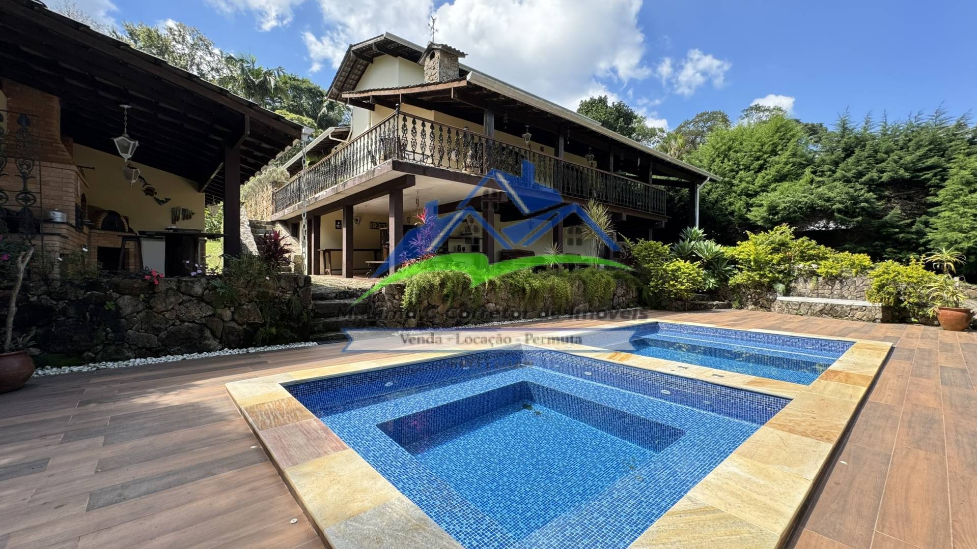 Chácara, 3 quartos, 1550 m² - Foto 1