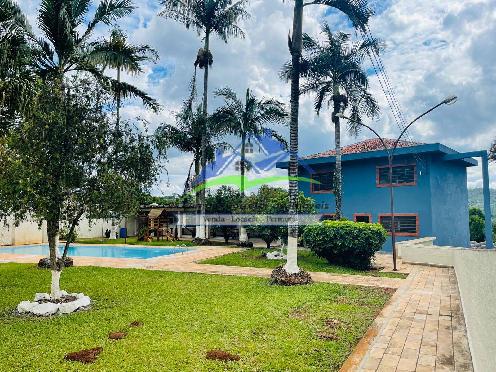 Chácara, 4 quartos, 1468 m² - Foto 1