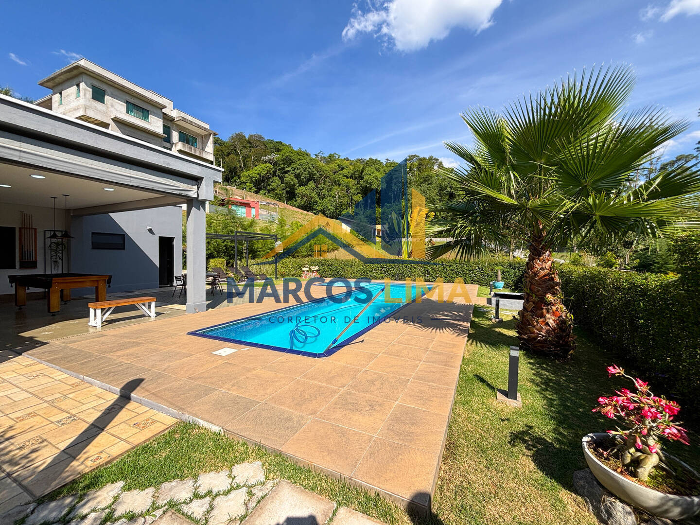 Chácara, 3 quartos, 2090 m² - Foto 1